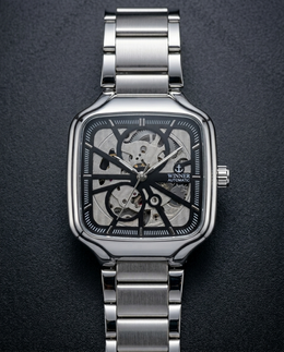 Rado true Square Automatic