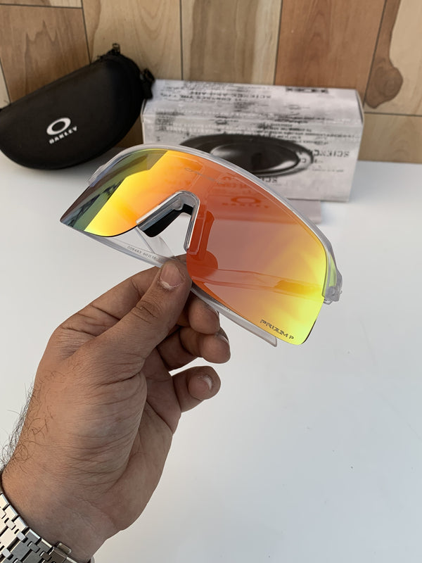 Oakley_9463_transparent_red