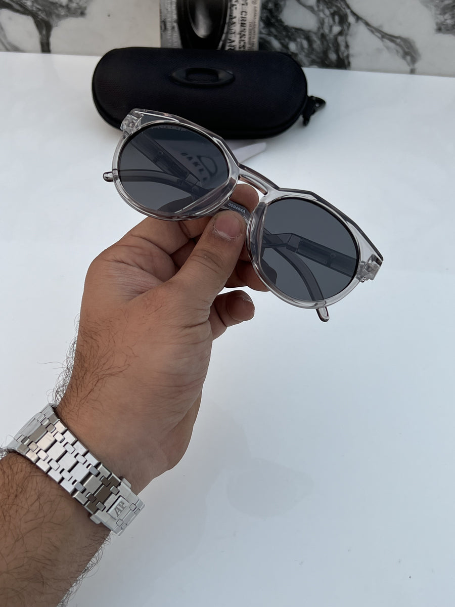 Oakley_9464_grey_black