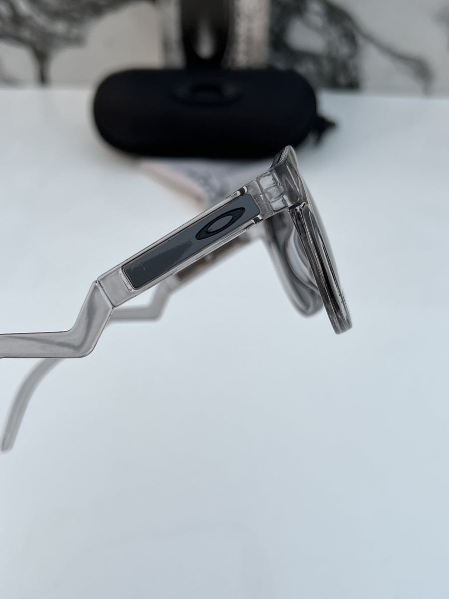 Oakley_9464_grey_black