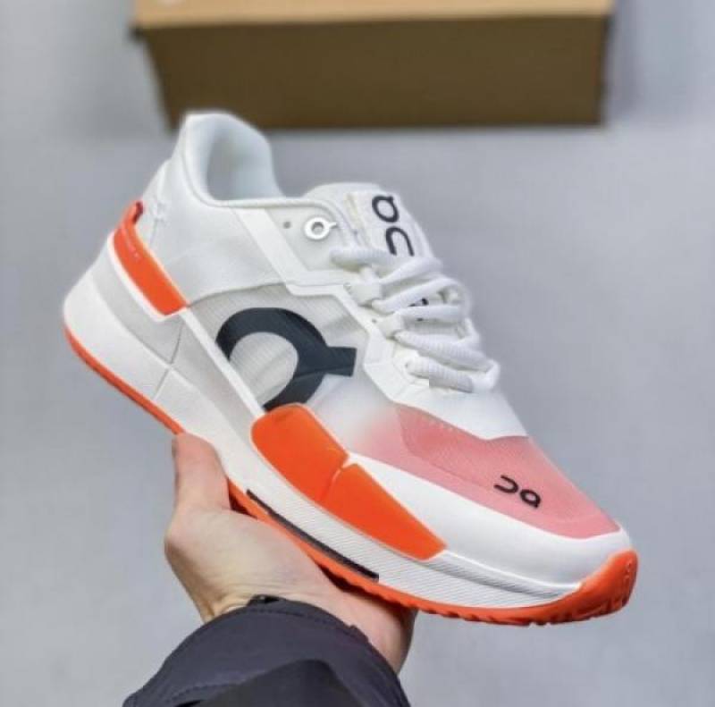 On Cloud Running The Roger Pro 2 White Flame