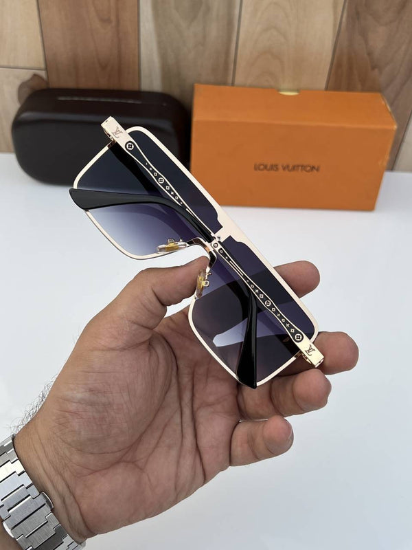 Louis Vuitton_24067_gold_black_shaded