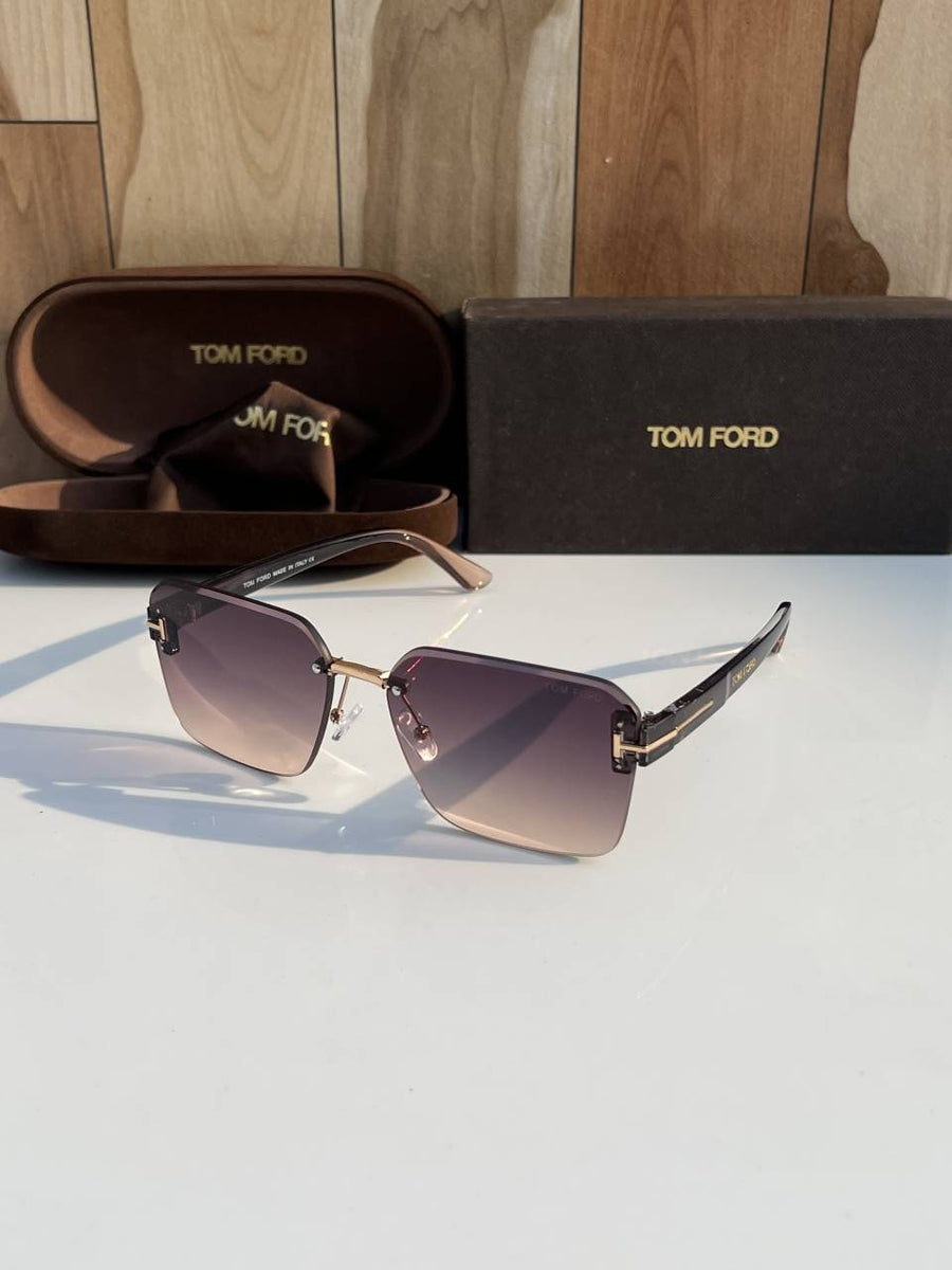 Tom forr_18300_black_wine