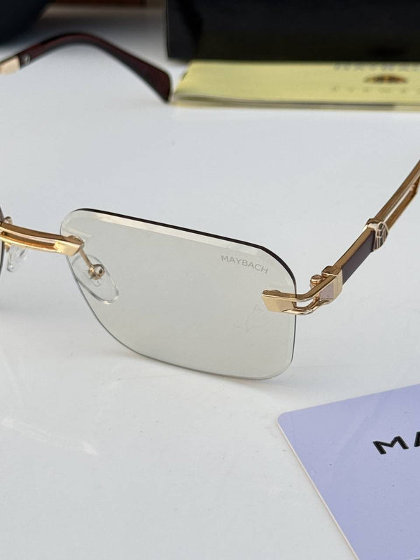 Maybach_1016_gold_brown_daynight