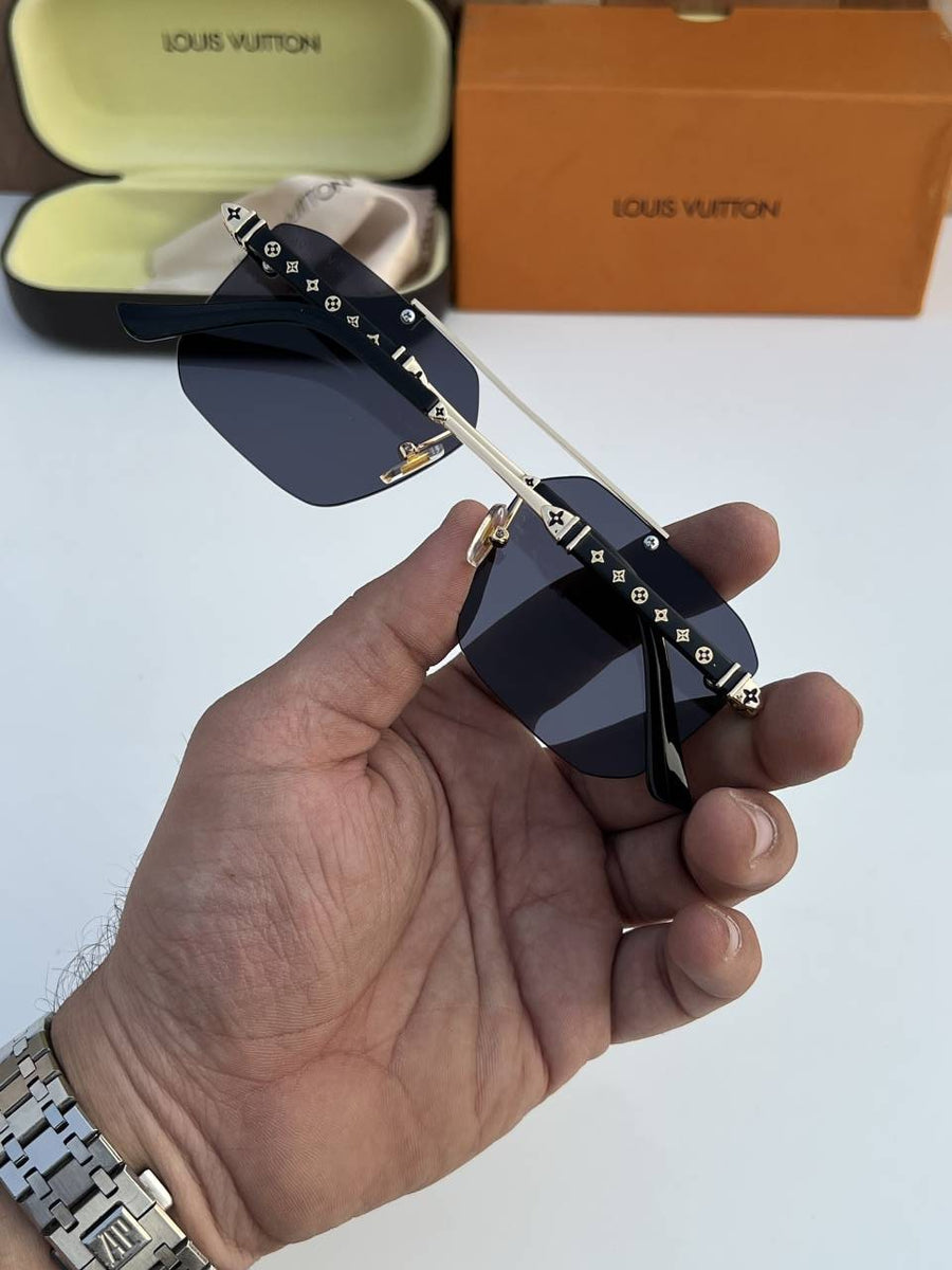 Louis Vuitton_3152_gold_black