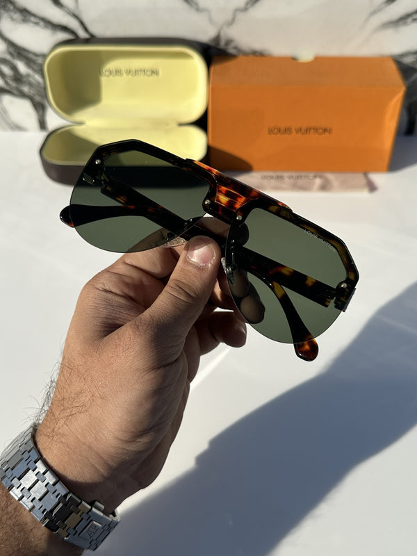 Louis Vuitton_98143_tiger_green
