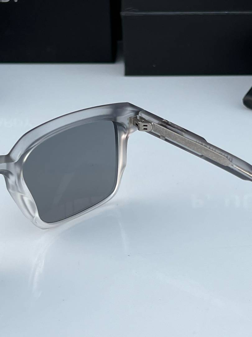 Paul hardy 3221 grey white