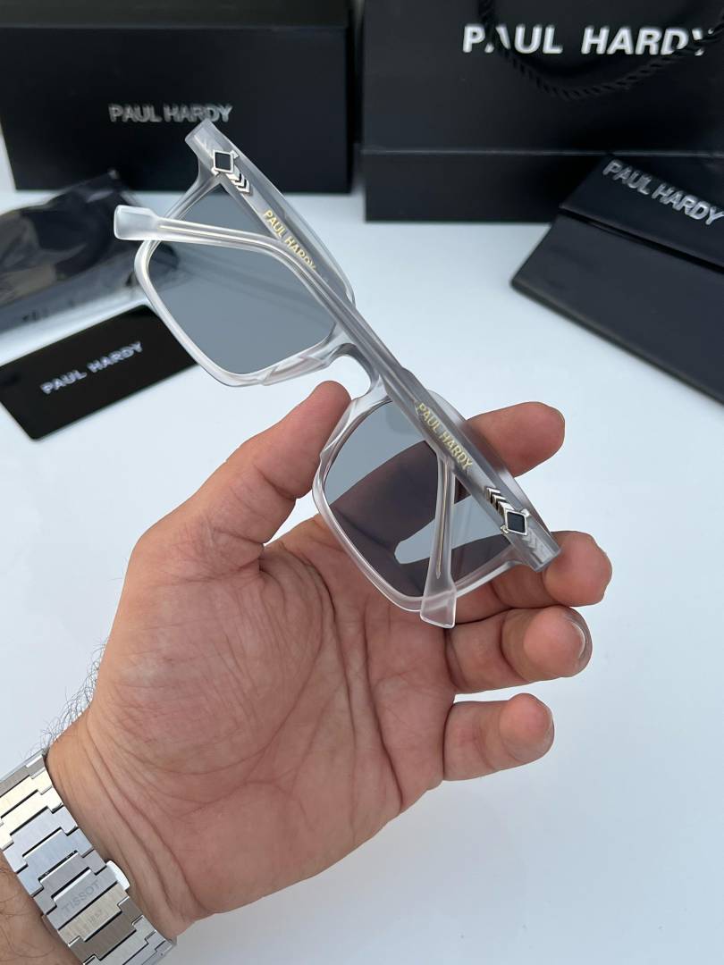 Paul hardy 3221 grey white