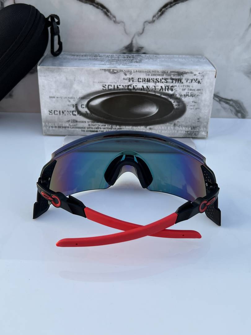 Oakley_9455_gold_red