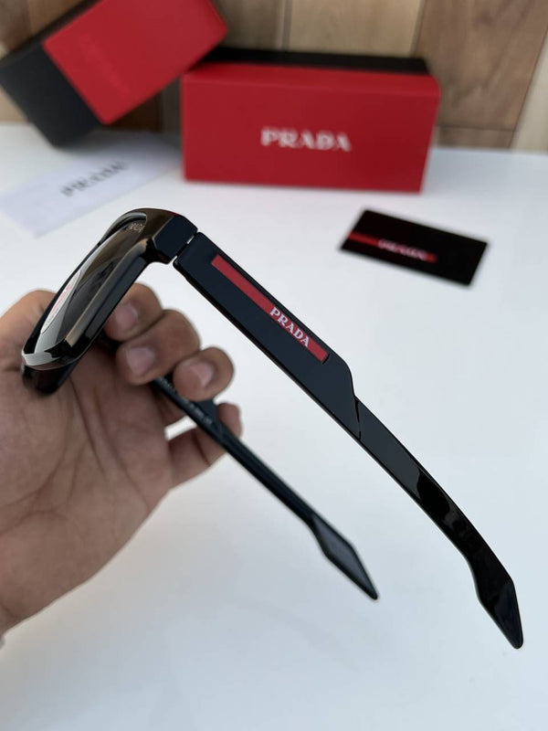 Prada_438_black