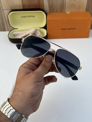 Louis Vuitton_1292_gold_black