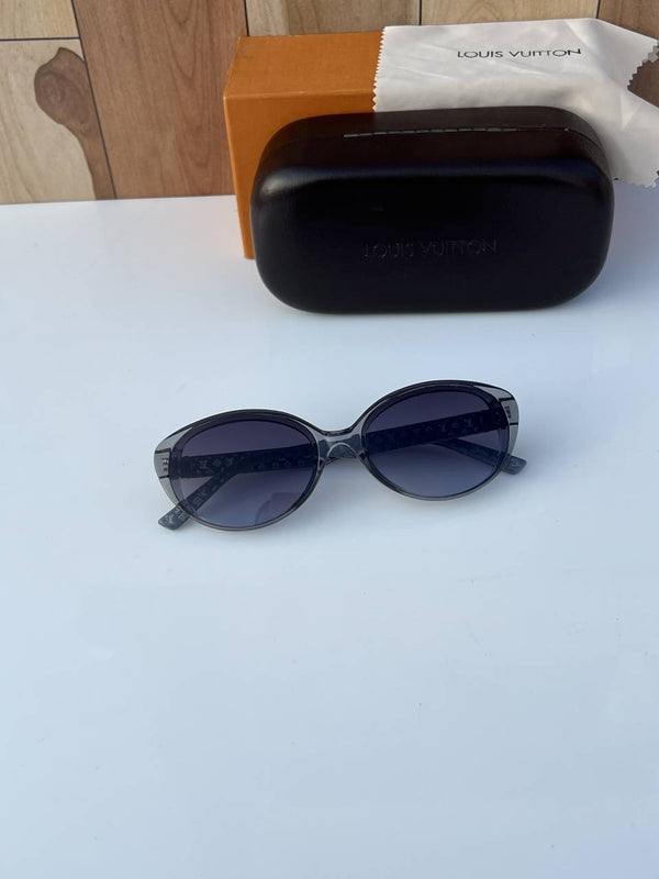 Louis Vuitton_2877_grey