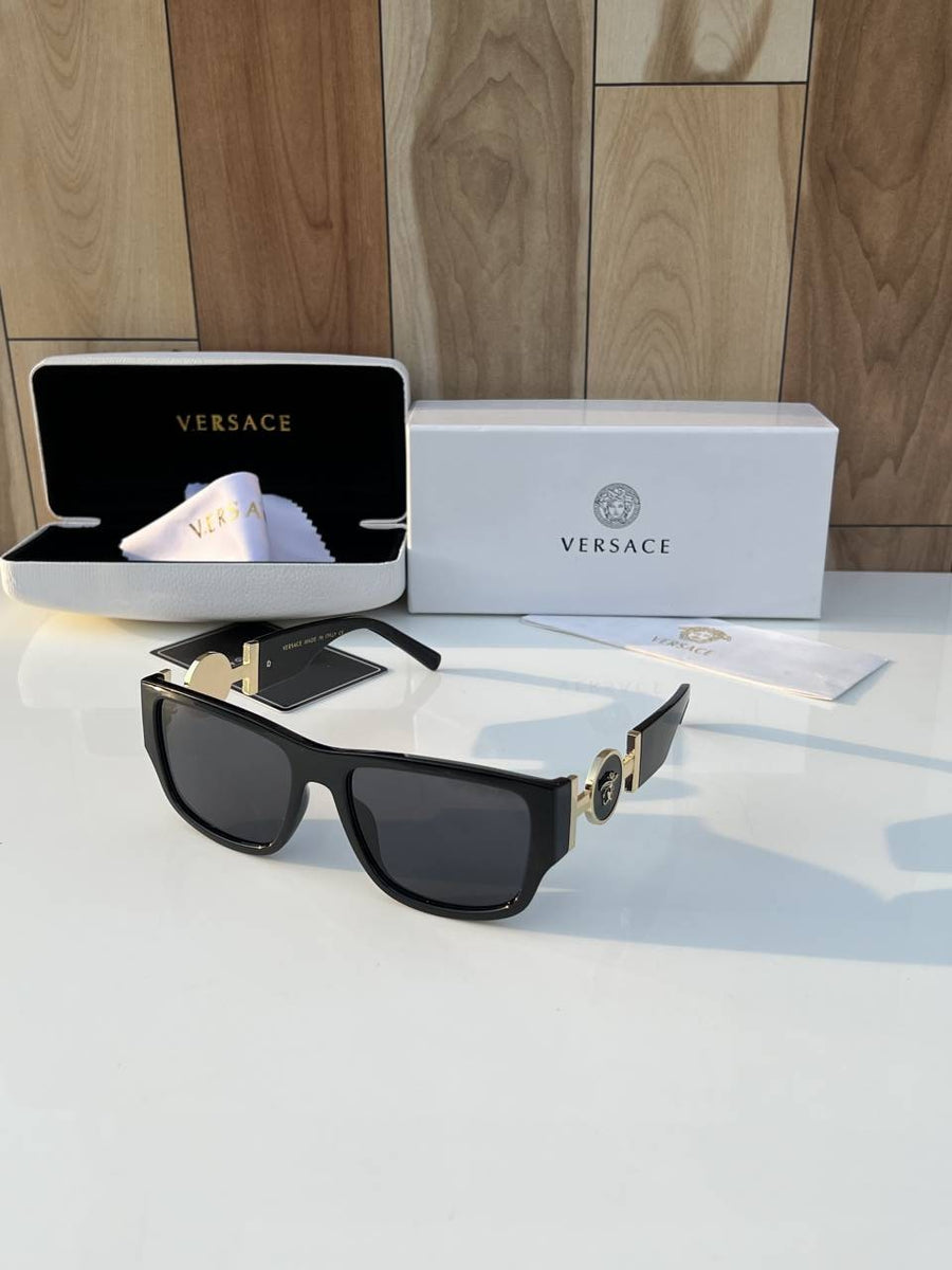 Versace_250_black_gold