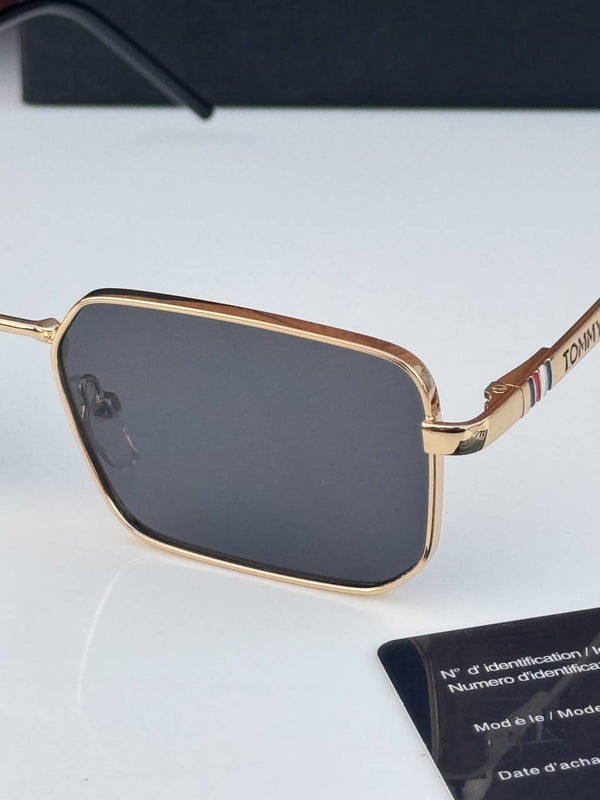 Tommy1452_goldblack