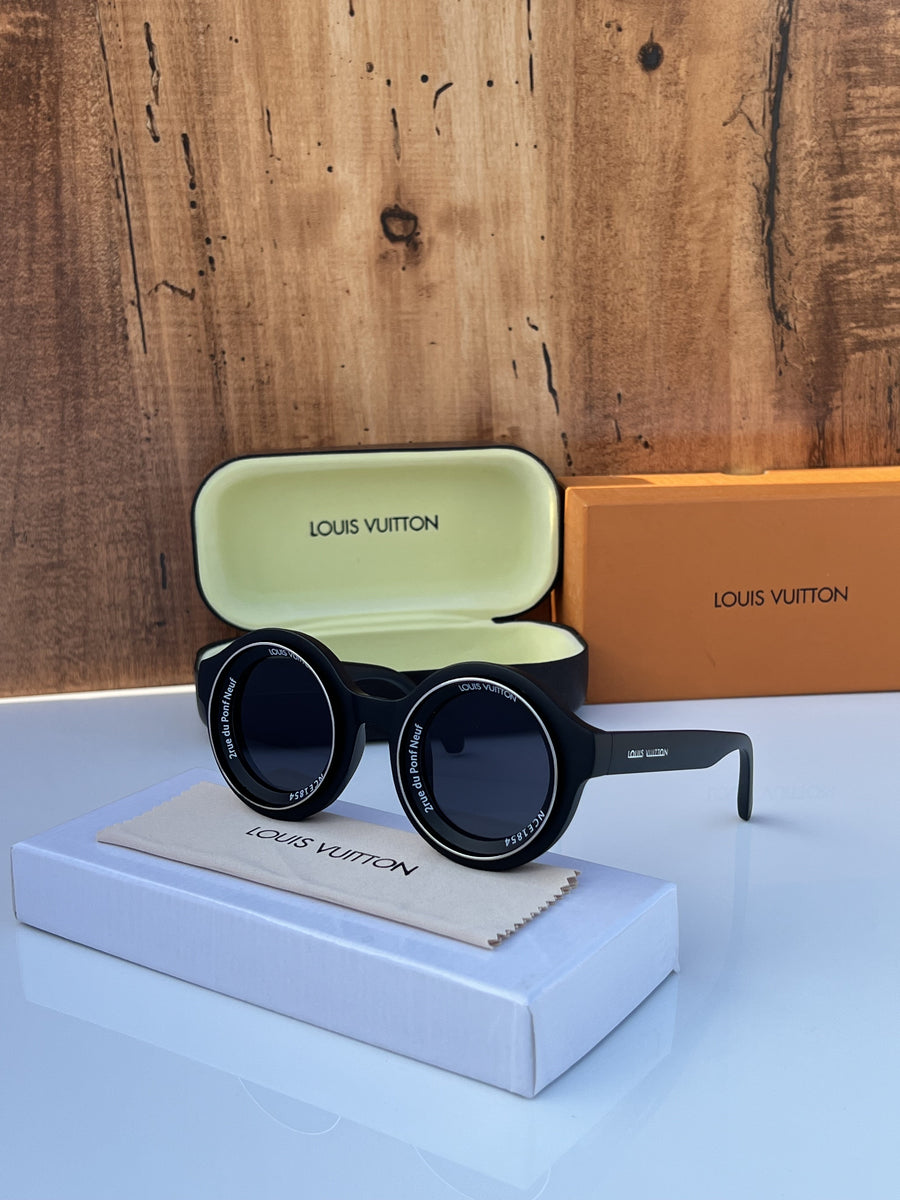 Louis Vuitton_98205_full_black