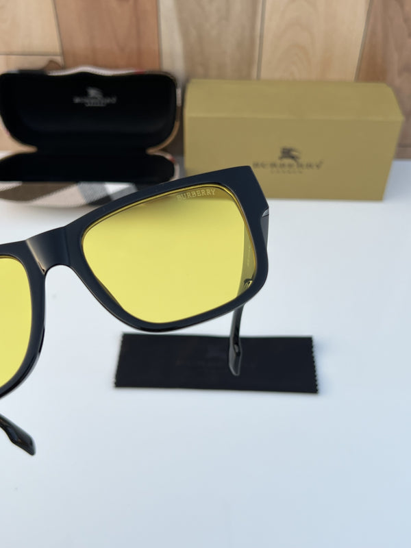 Burberry_wayfero_yellow