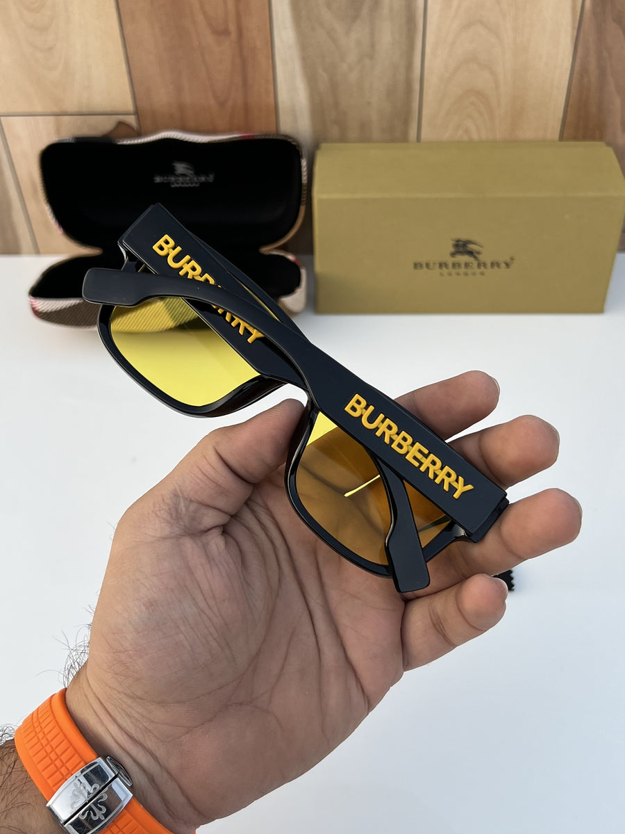 Burberry_wayfero_yellow