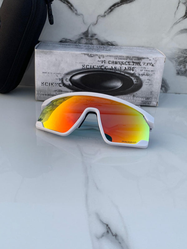 Oakley_9280_white_mercury