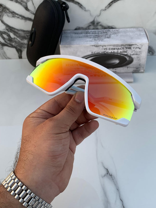 Oakley_9280_white_mercury