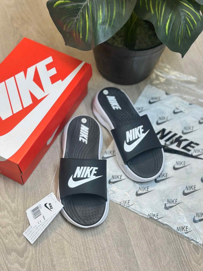 Nike Classic Cloud Sole Premium Black White Flip-Flop