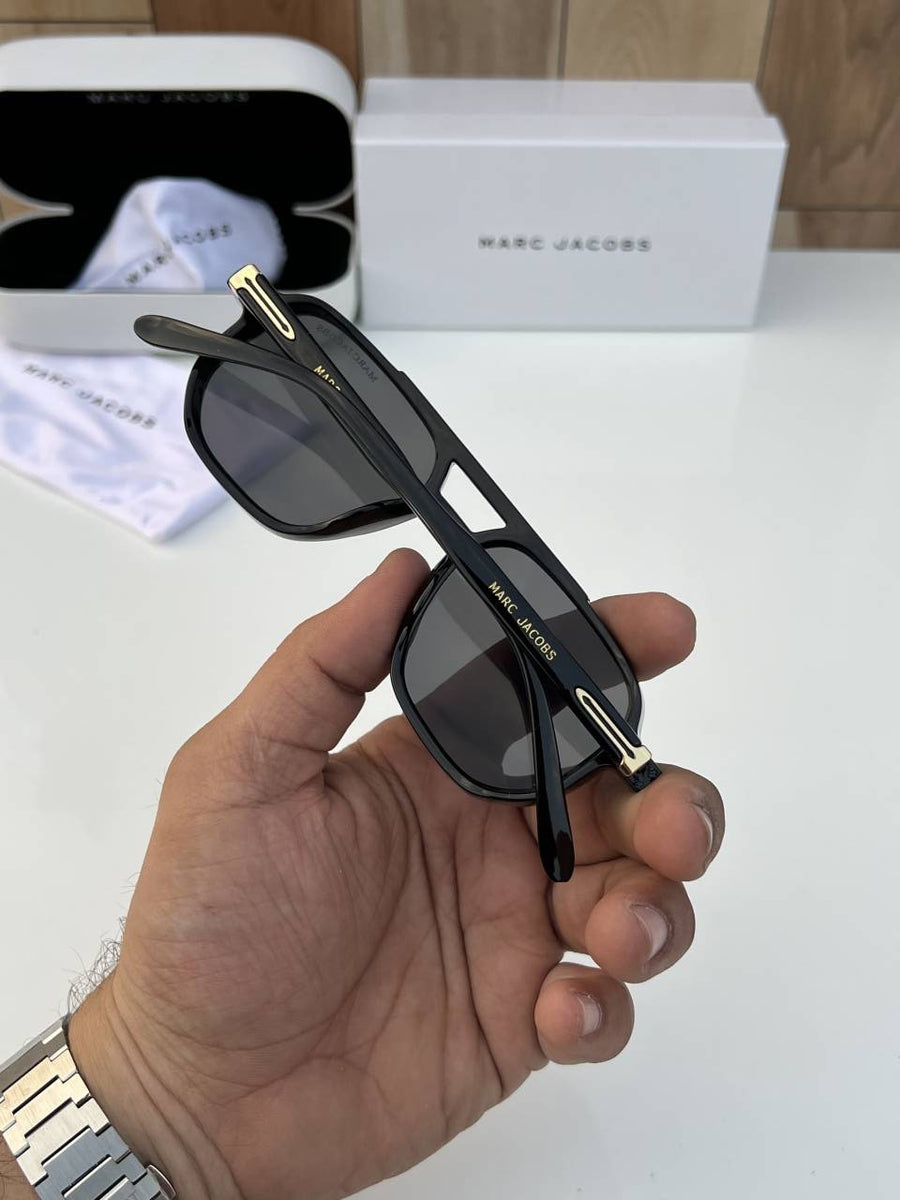 Marc_jacobs_36_full_black