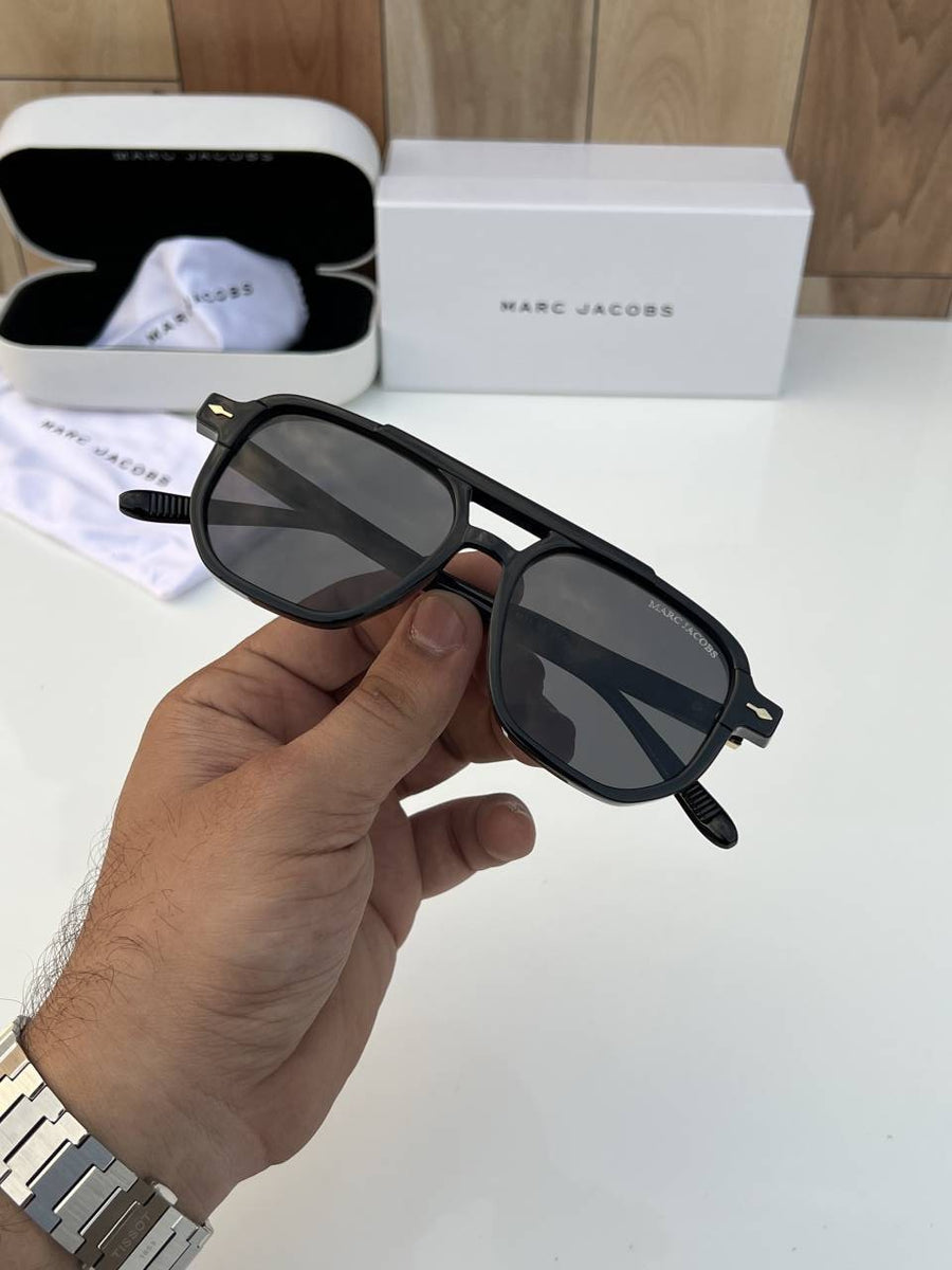 Marc_jacobs_36_full_black
