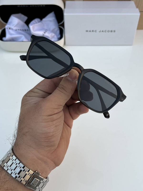 Marc_jacobs_502_full_black