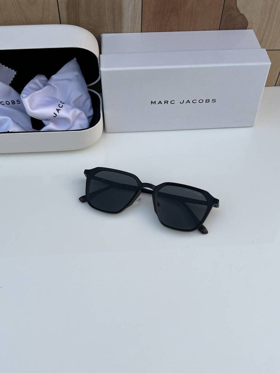 Marc_jacobs_502_full_black