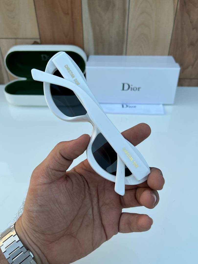 Dior_71558_white
