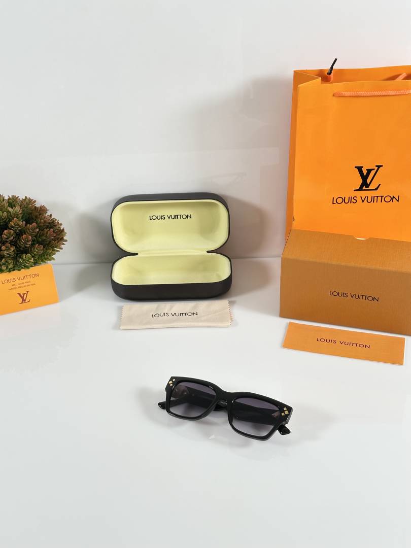 LV 0767 Black DC