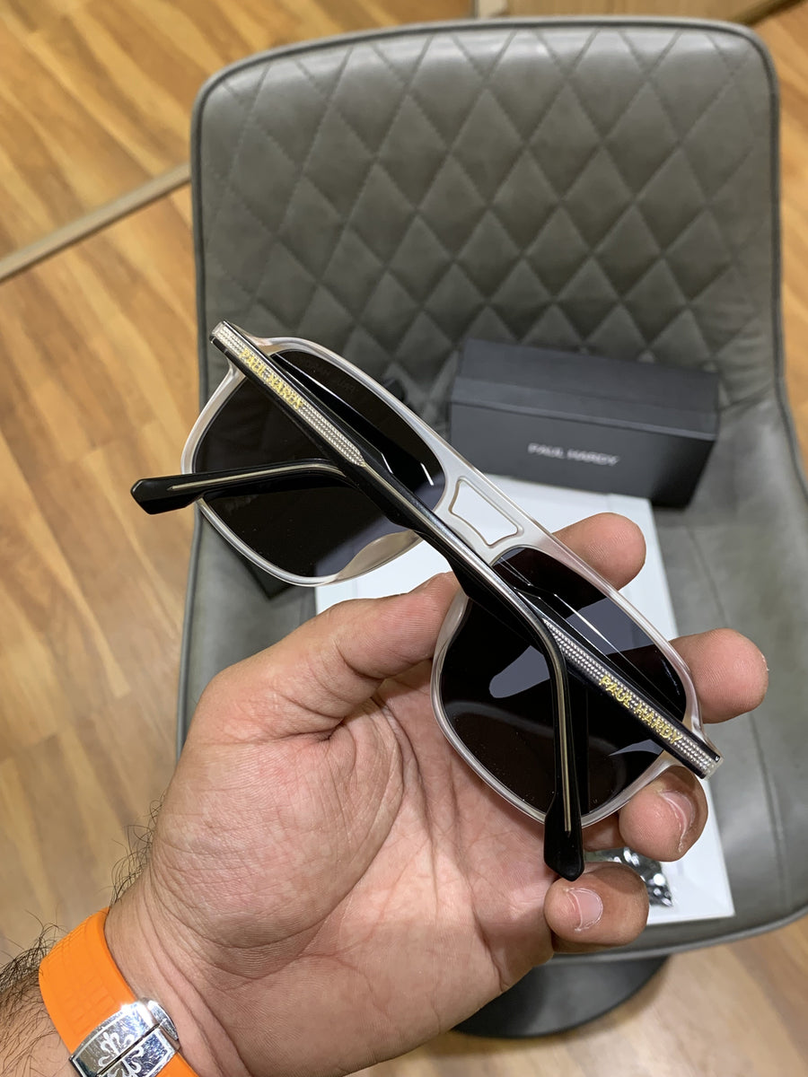 Paul hardy 10047 white black