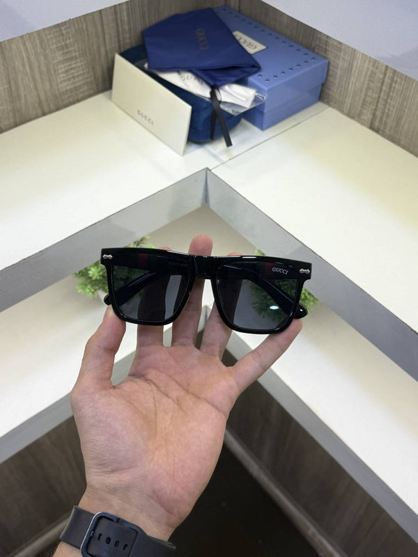 Gucci 1390 Glossy black