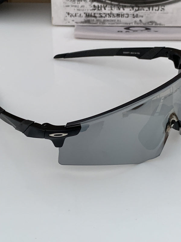 Oakley_9471_silver