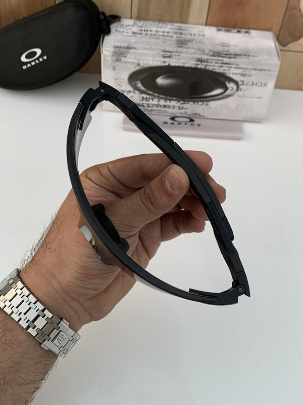Oakley_9471_silver