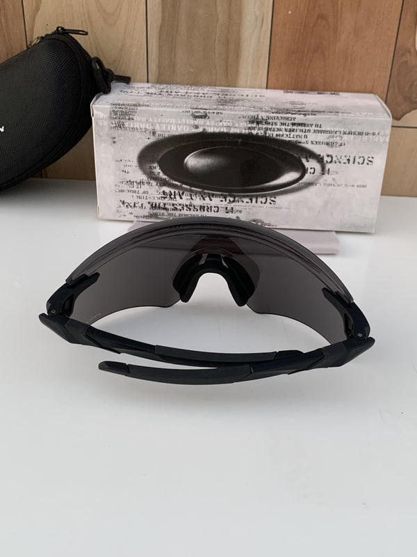Oakley_9471_silver