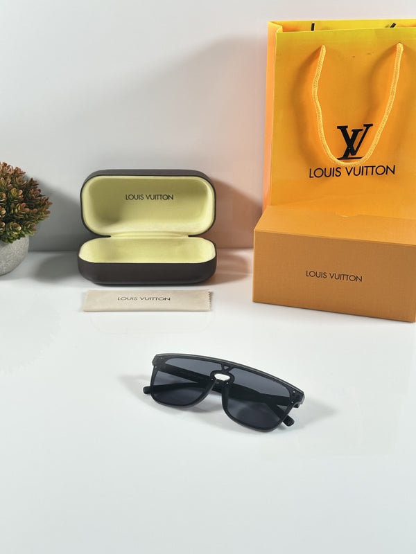 Louis Vuitton_1822_Grey_Black