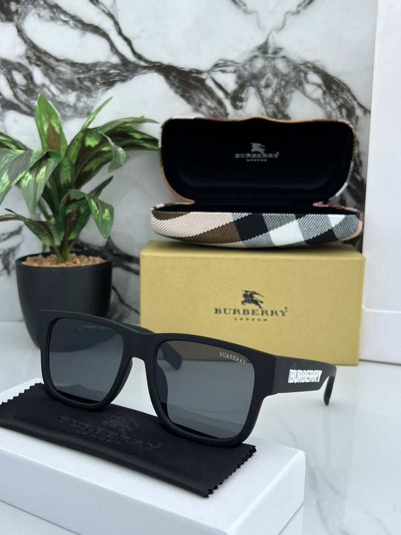 Burberry_wayfero_full_black