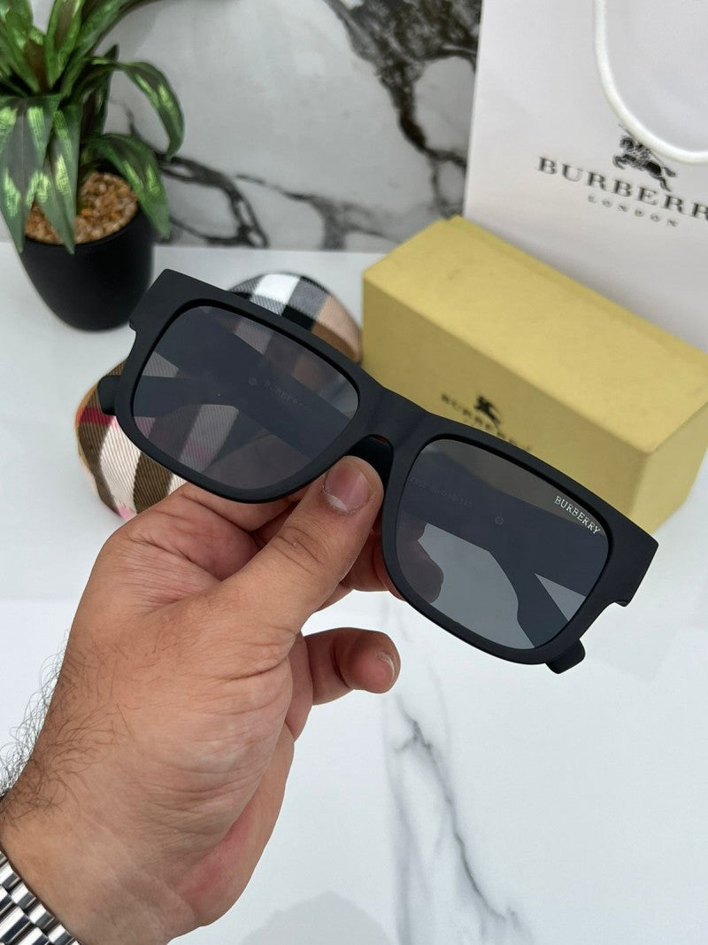 Burberry_wayfero_full_black