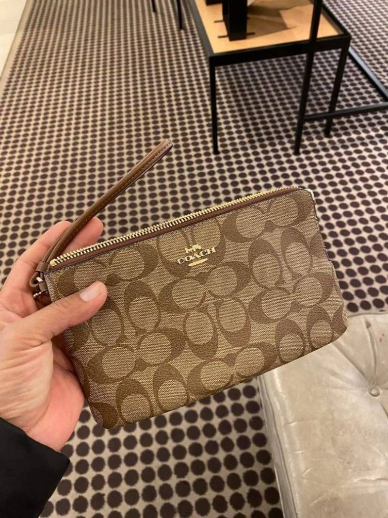 Coach_W8_Zip_Around_Corner_Wristlet_With_OriginalBox_DustCover