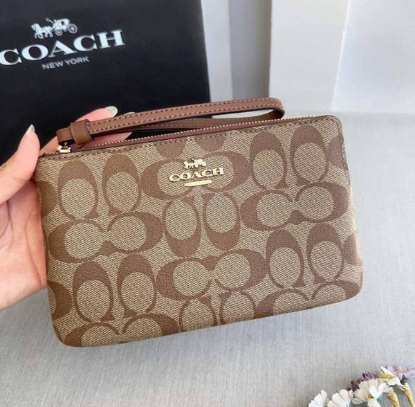 Coach_W8_Zip_Around_Corner_Wristlet_With_OriginalBox_DustCover