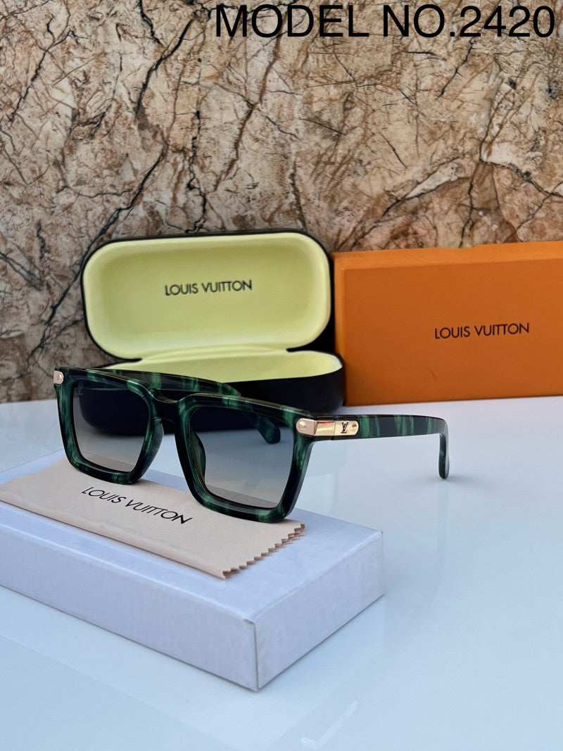 Louis Vuitton_2420_green