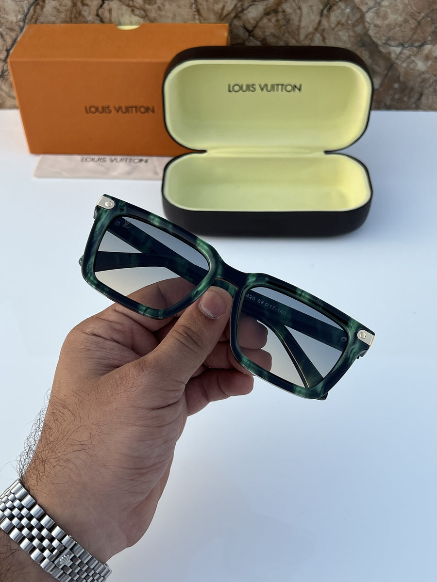 Louis Vuitton_2420_green