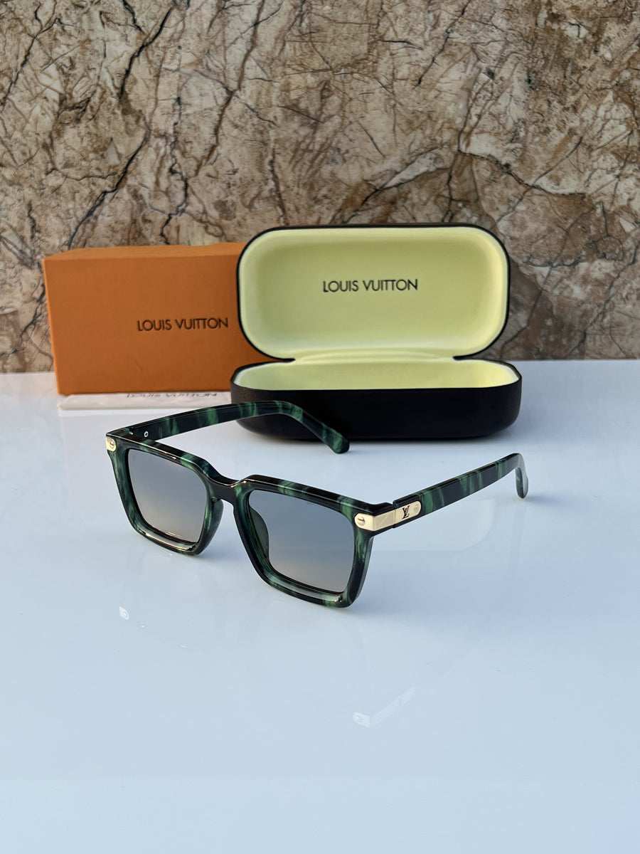 Louis Vuitton_2420_green