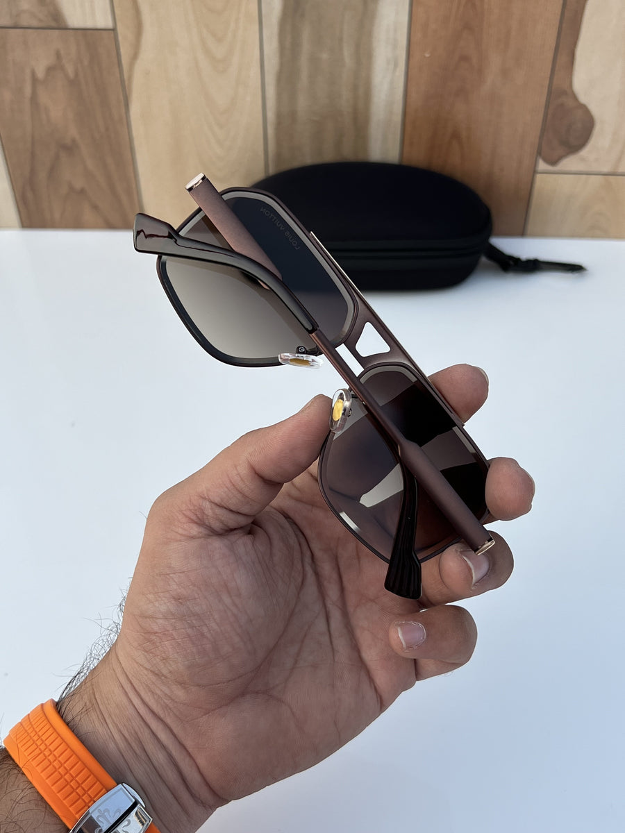 Louis Vuitton_120_gold_brown