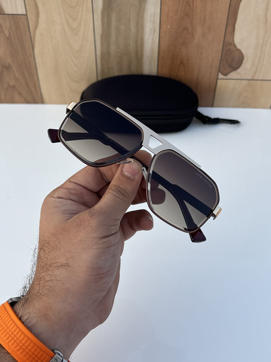 Louis Vuitton_120_gold_brown