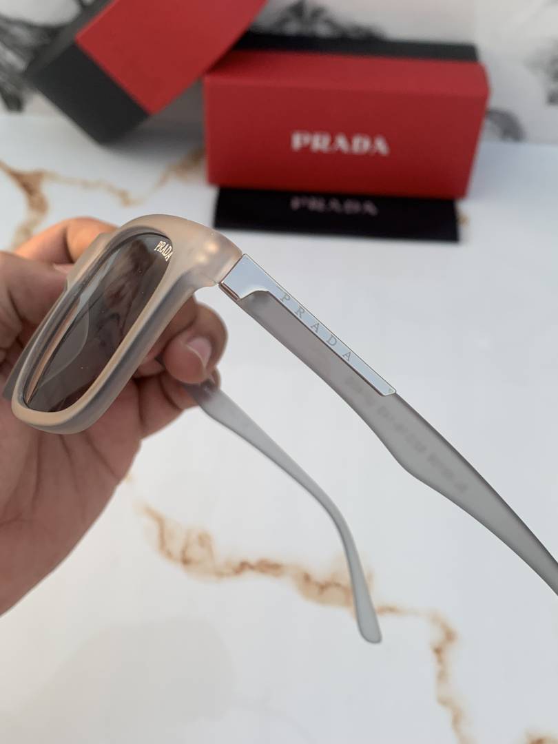 Prada_58706_grey