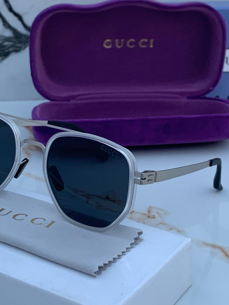 Gucci_011_white_black