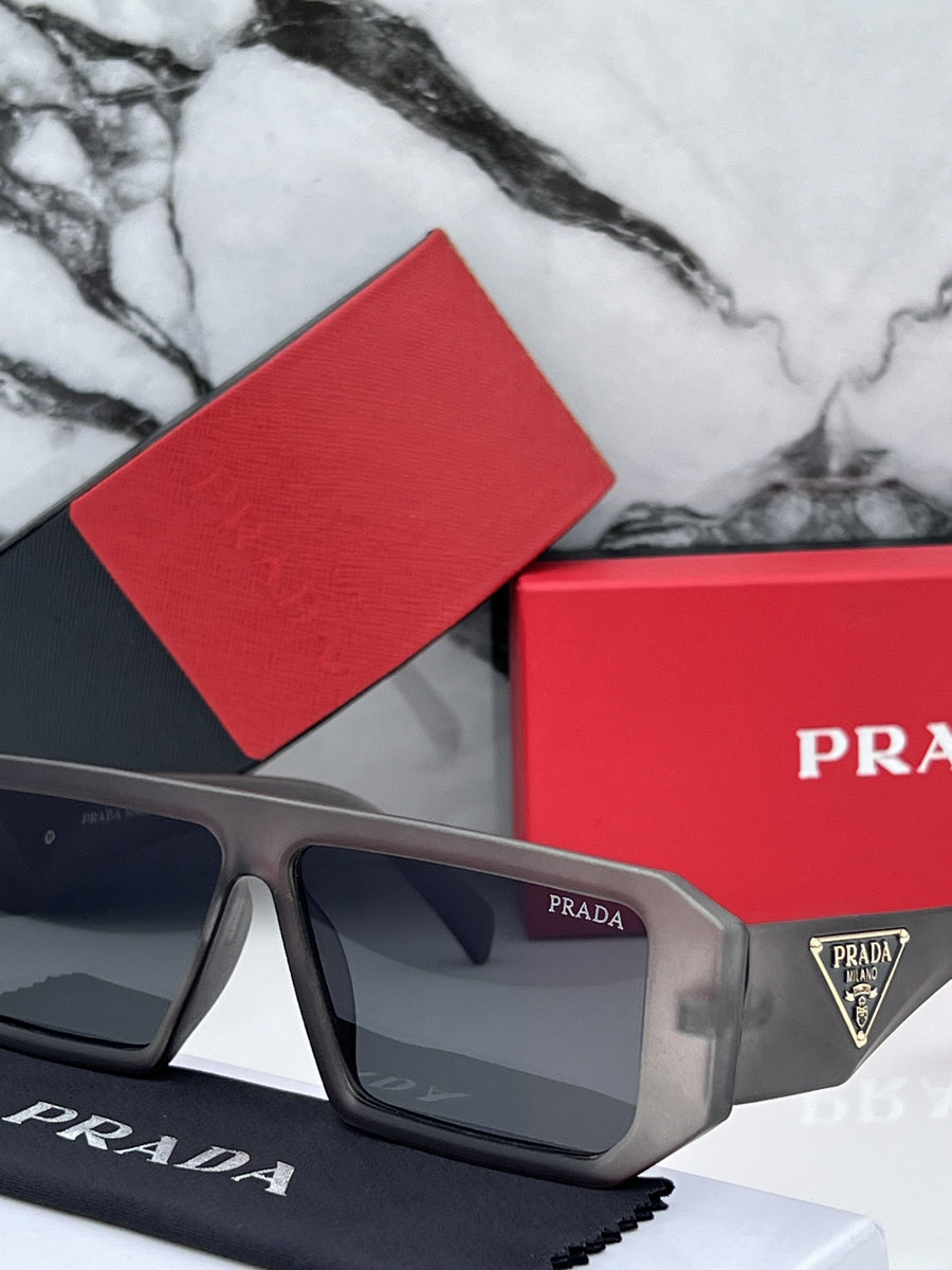 Prada_82_grey_black