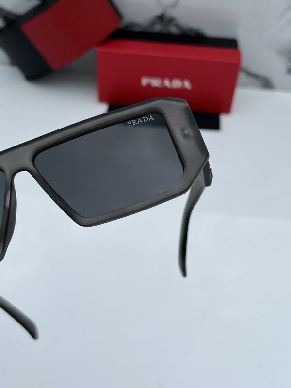 Prada_82_grey_black
