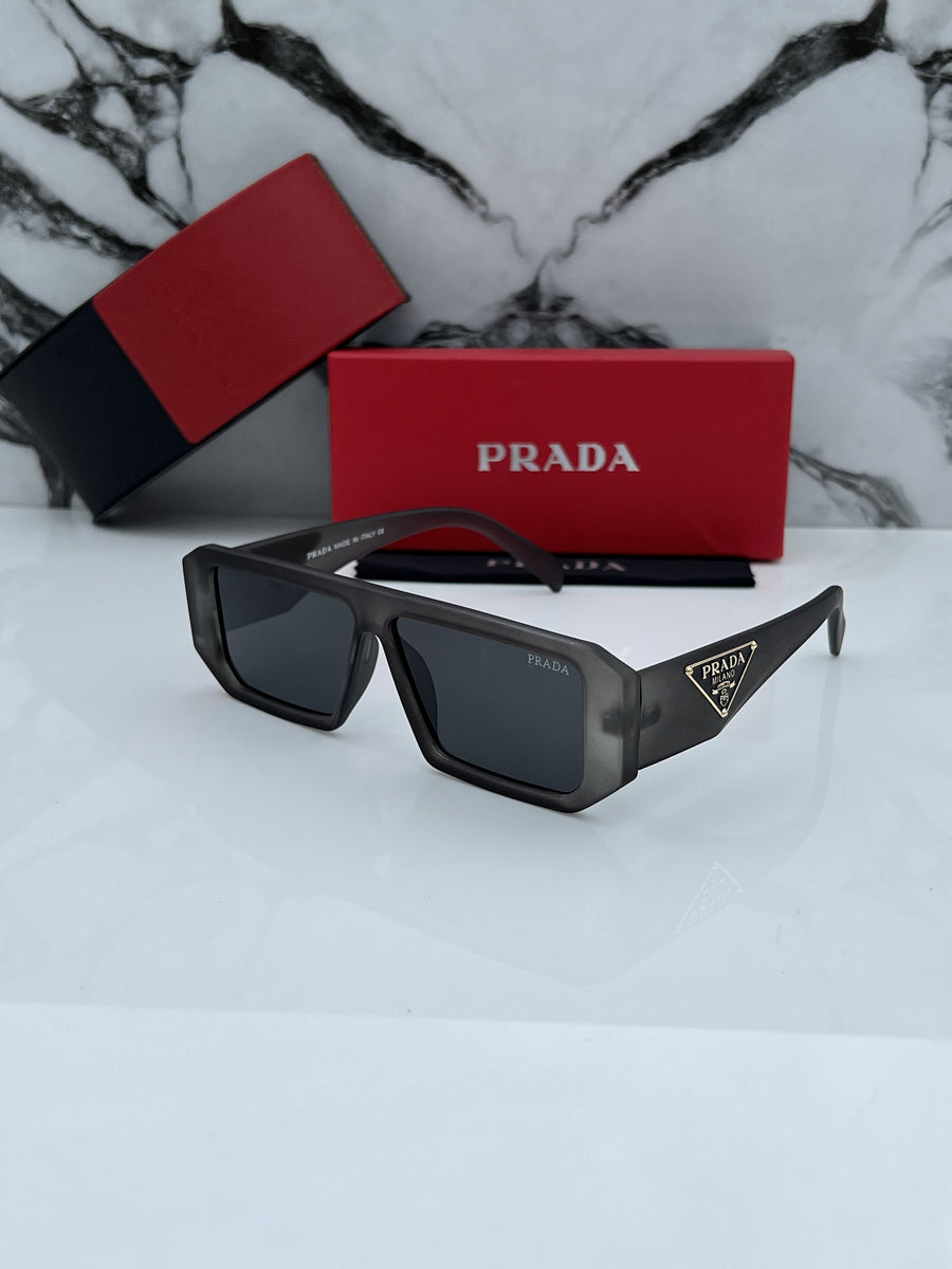 Prada_82_grey_black